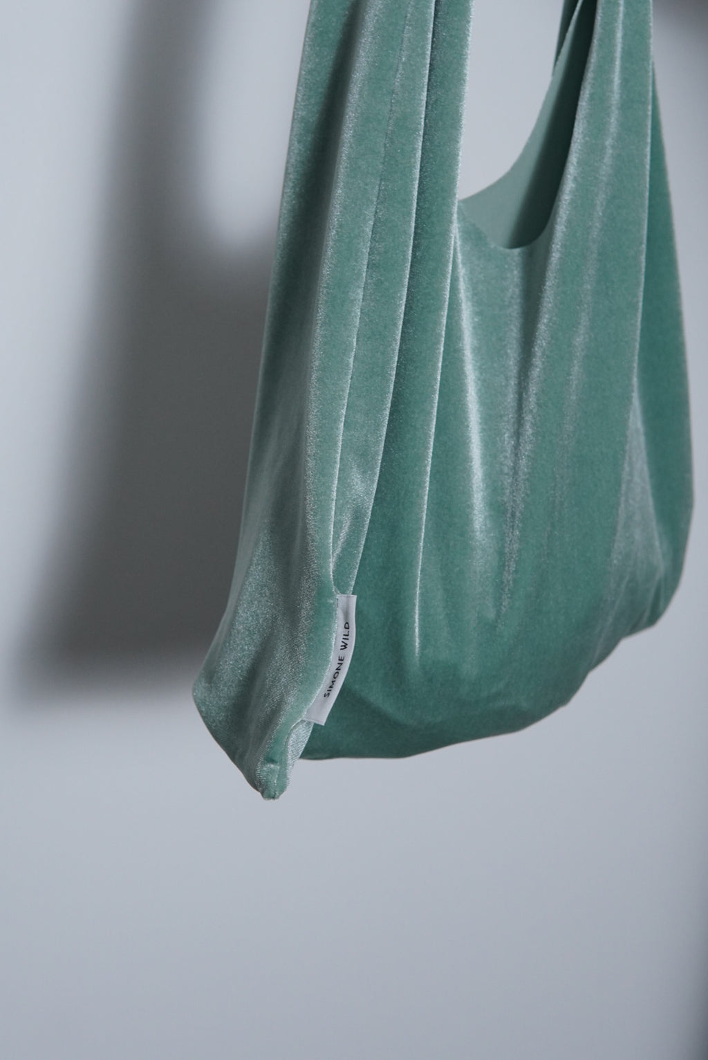 【SIMONE WILD】VELVET POUCH