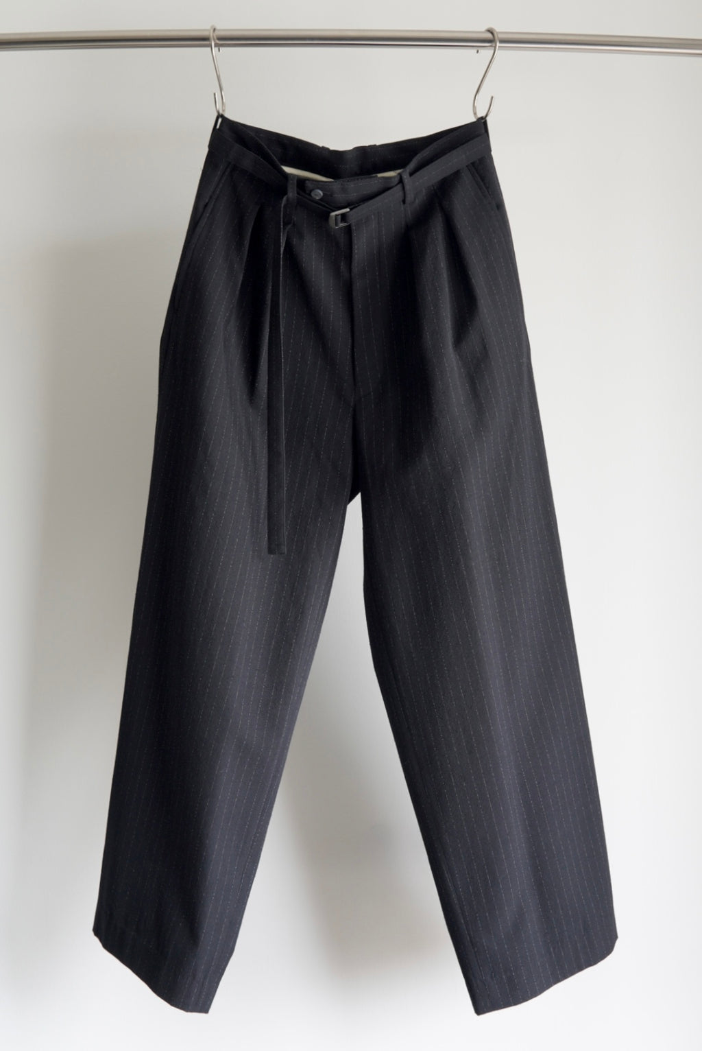 【m’s braque】BELTED BAGGY PANTS