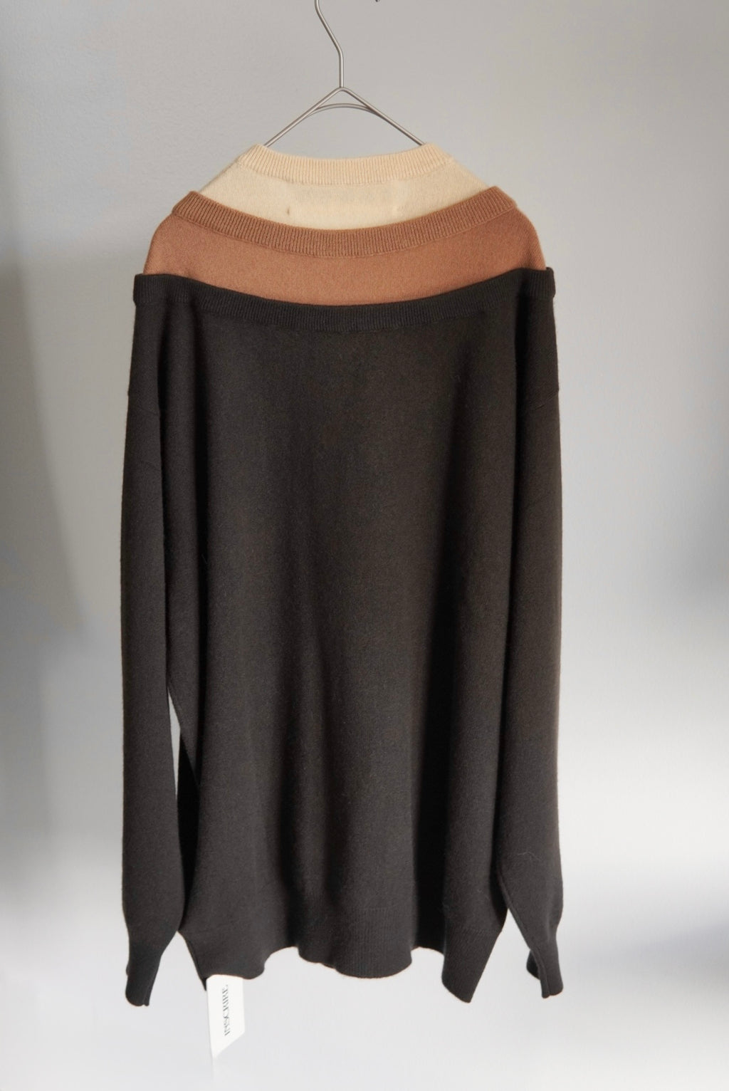 【INSCRIRE】Layered V-Neck Sweater