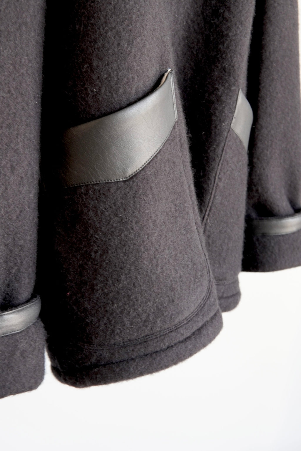 【m’s braque】FAUX LEATHER TRIM OVERSIZE PULLOVER