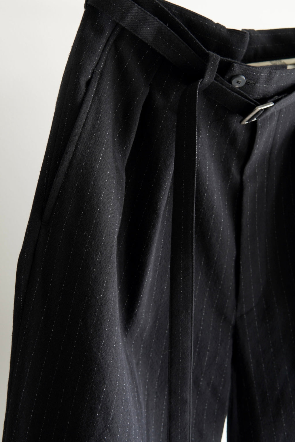 【m’s braque】BELTED BAGGY PANTS