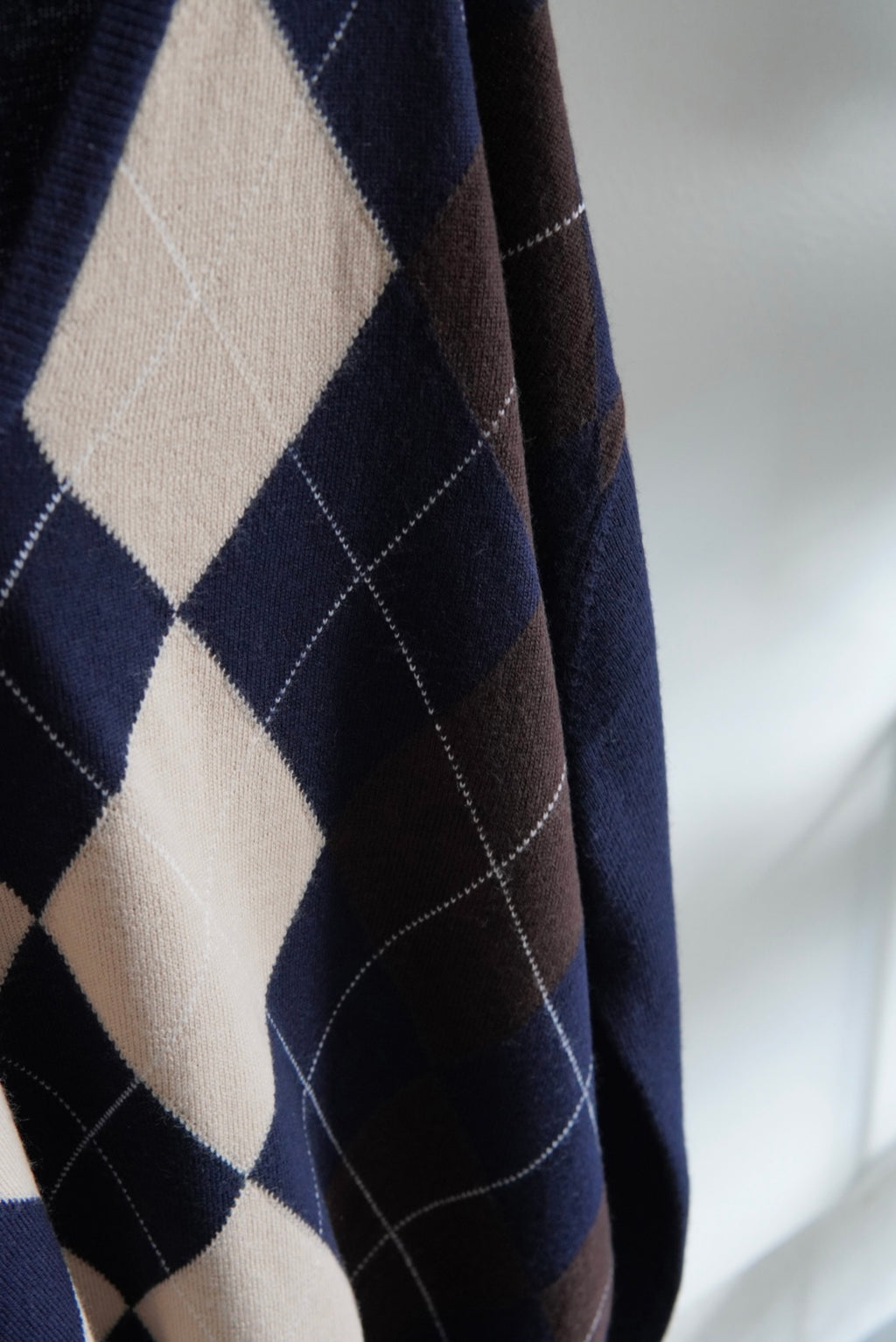 【INSCRIRE】Argyle V-Neck Sweater