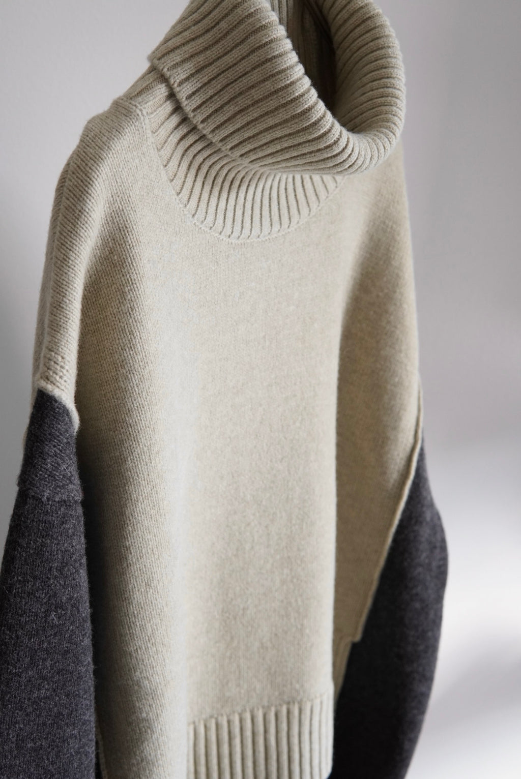 【INSCRIRE】Layered Turtle Sweater