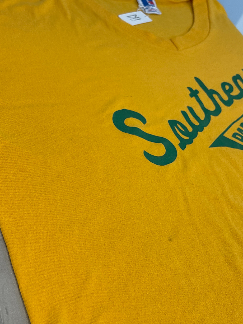 80s v neck tee