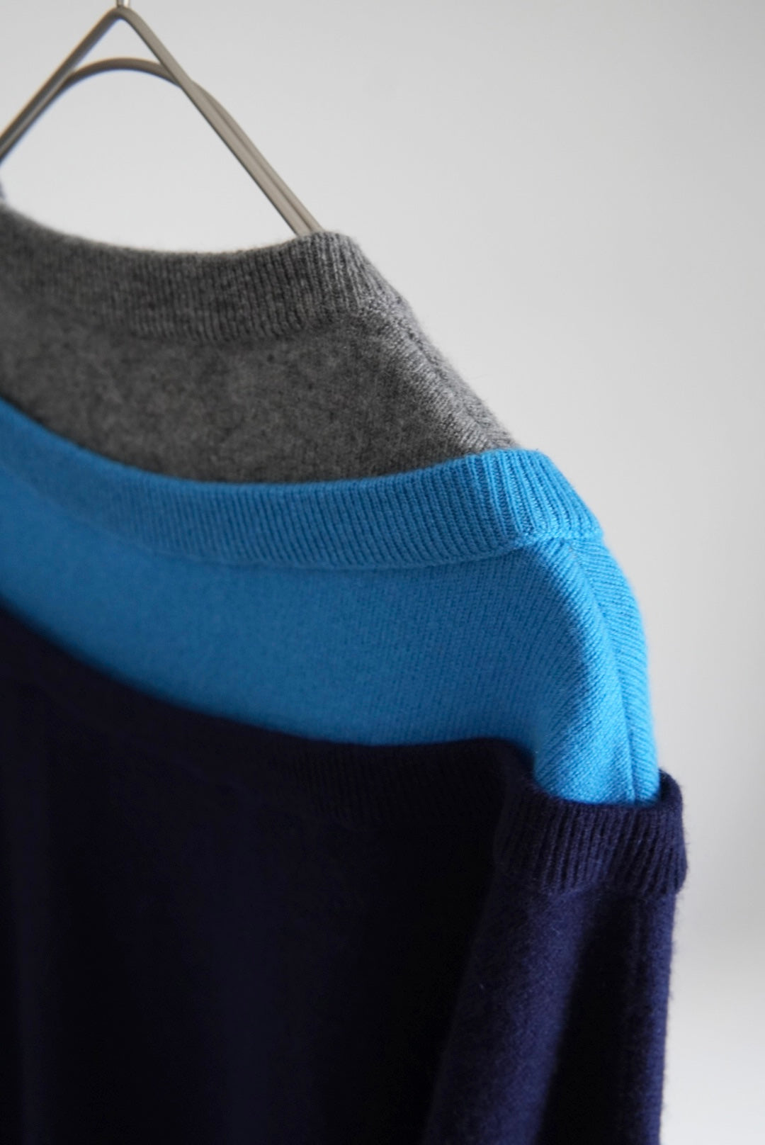 【INSCRIRE】Layered V-Neck Sweater