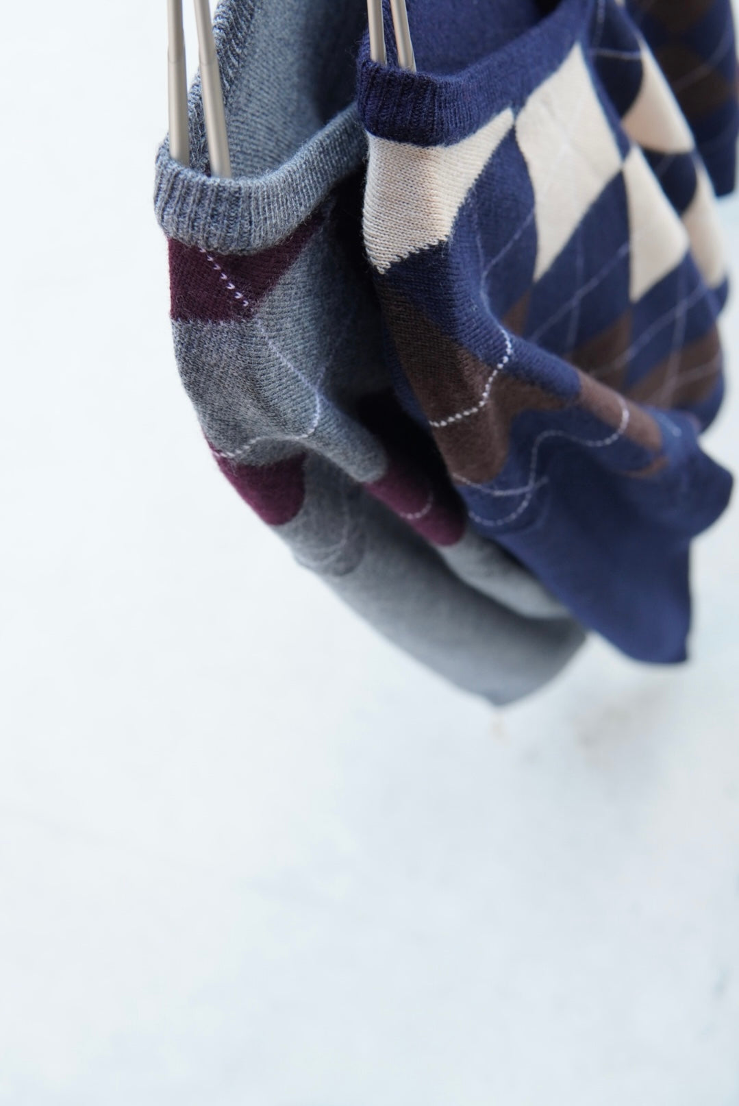【INSCRIRE】Argyle V-Neck Sweater