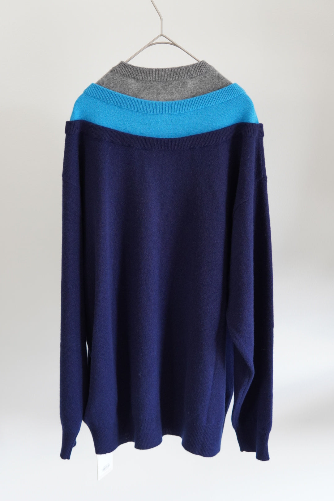 【INSCRIRE】Layered V-Neck Sweater