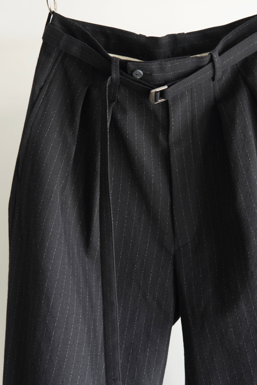 【m’s braque】BELTED BAGGY PANTS
