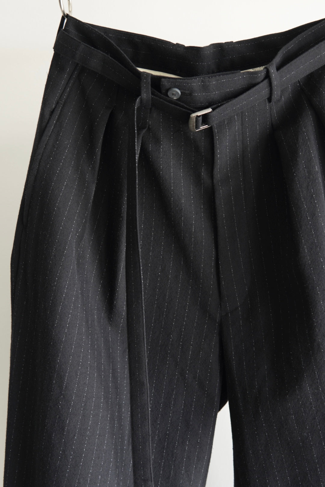 【m’s braque】BELTED BAGGY PANTS