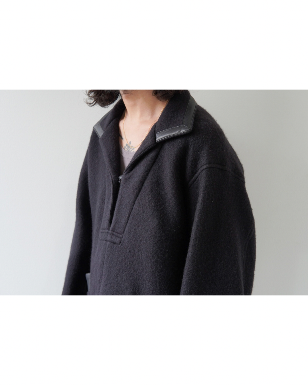 【m’s braque】FAUX LEATHER TRIM OVERSIZE PULLOVER